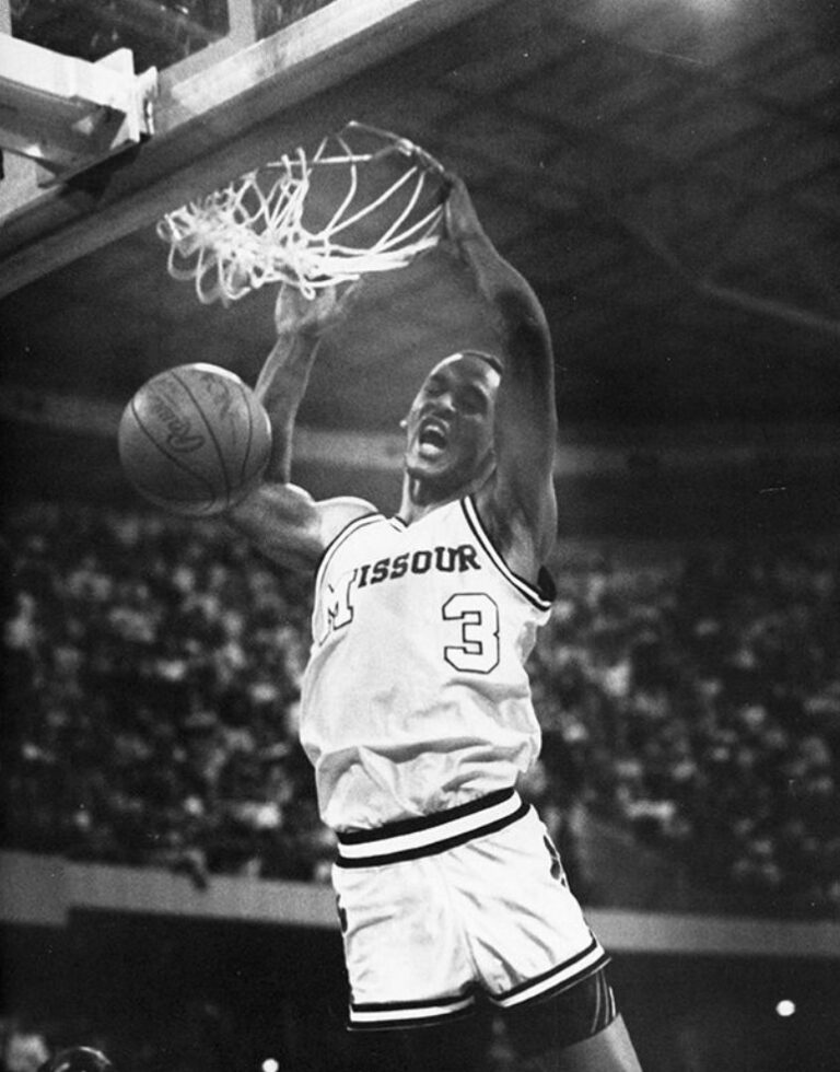 Derrick Chievous – Smooth in his game