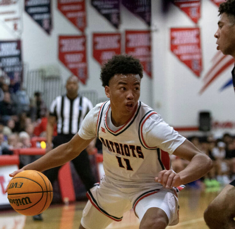 Dedan Thomas Jr. commits to UNLV to follow his father footsteps 