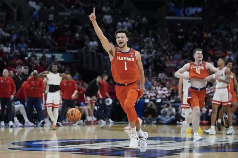 Clemson beats Arizona to advance to the Elite Eight for the first time since 1980