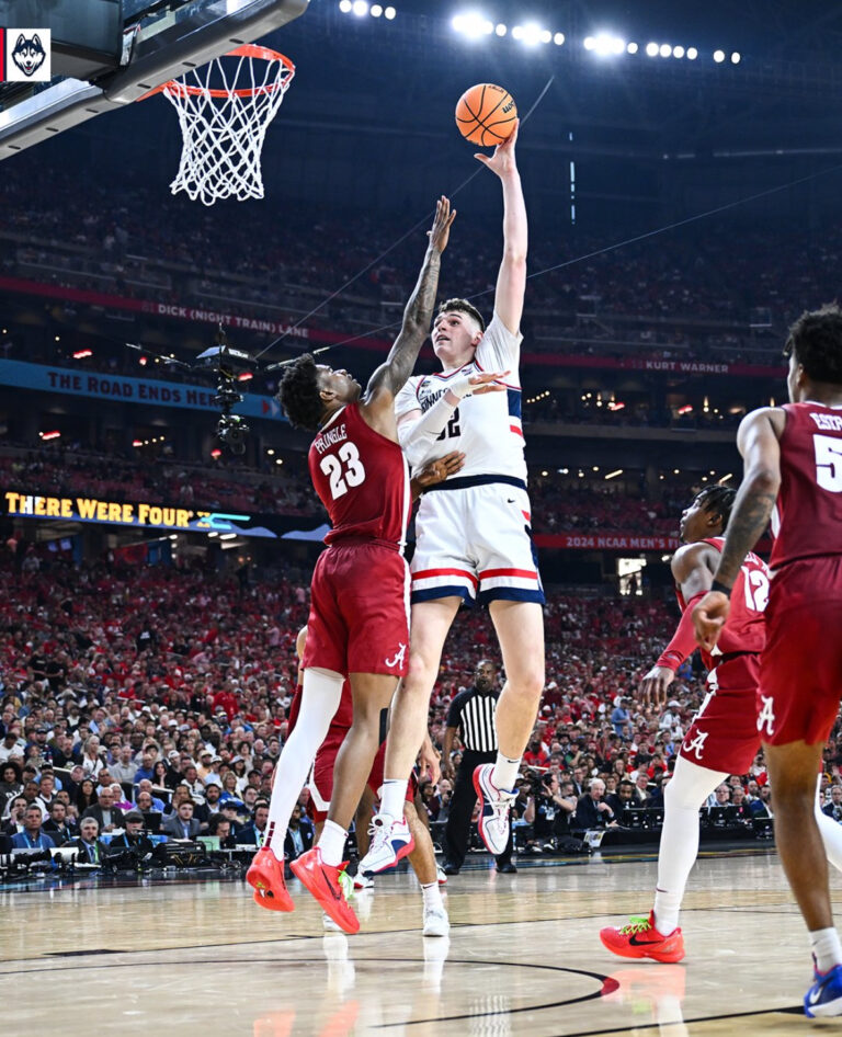 UConn beat Alabama to advance to the National Championship game