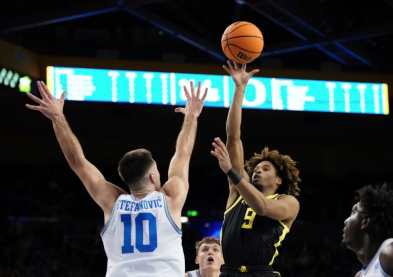 UCLA dominates Oregon 